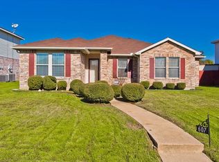 607 Pondview Dr, Cedar Hill, TX 75104