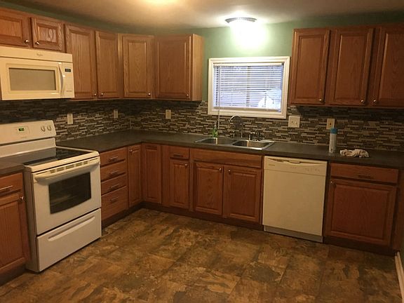 3rd image of 115 Becker Dr