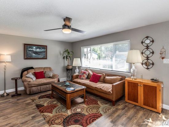 3637 Blecha Rd, Imperial, MO 63052