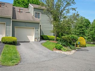28 Village Grn, Port Chester, NY