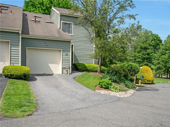 28 Village Green, Port Chester, NY 10573
