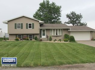 32 Manhattan Dr, Streator, IL 61364