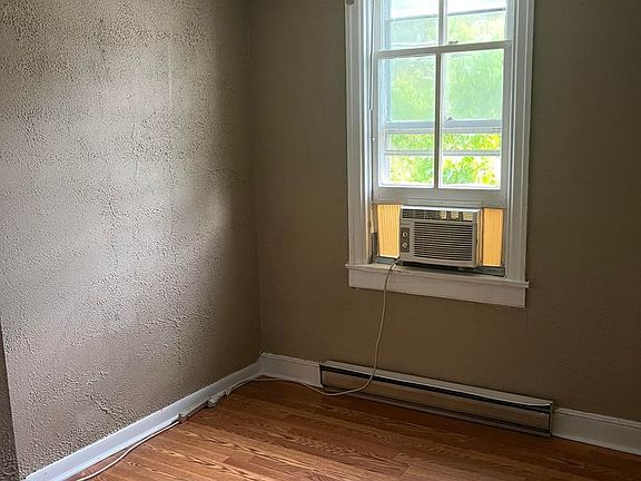 4th image of 132 W South St #D64cb0858