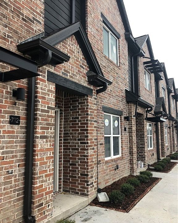 1st image of 1451 Associates Ave #503