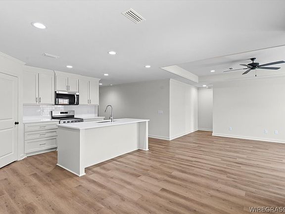 5th image of 102 Firethorn Way