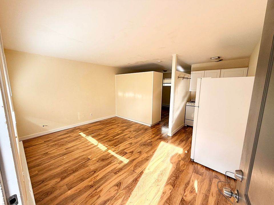 1st image of 5227-5233 Brooklyn Ave NE #5233-2