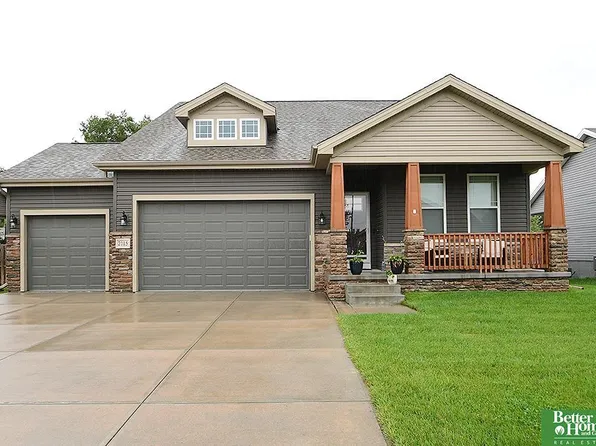 2115 Skyhawk Ave, Papillion, NE 68133