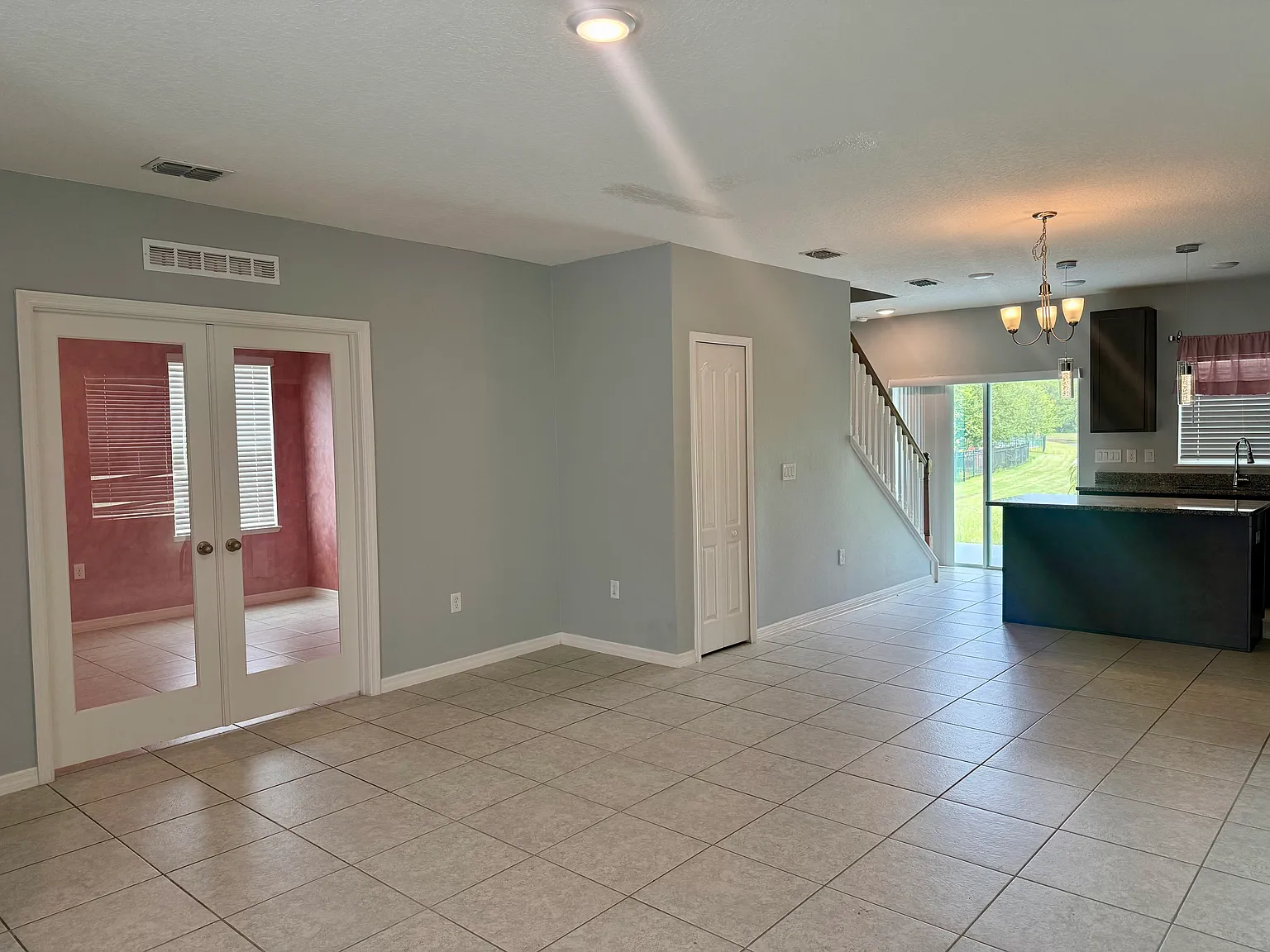 3 bed, 2.5 bath, 1904 sqft, $2,500 — Photo 3