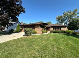 334 Little John Dr, Schererville, IN 46375