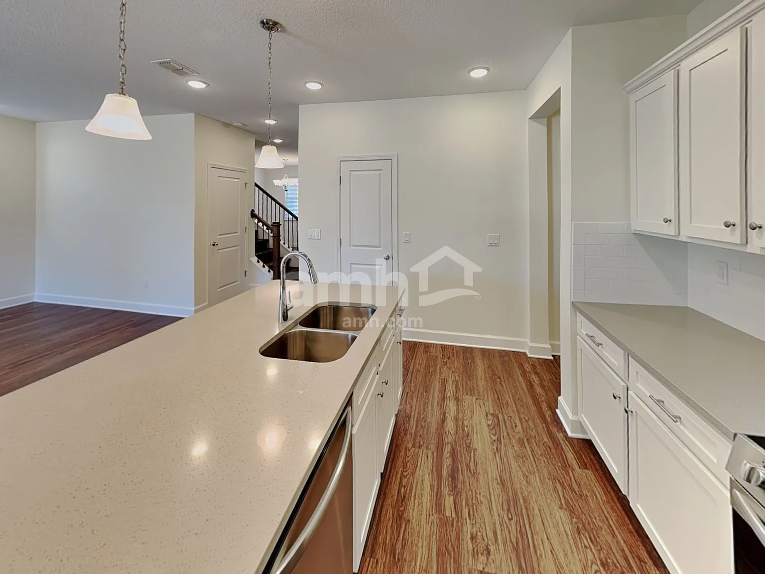 4 bed, 2.5 bath, 2078 sqft, $2,720 — Photo 3