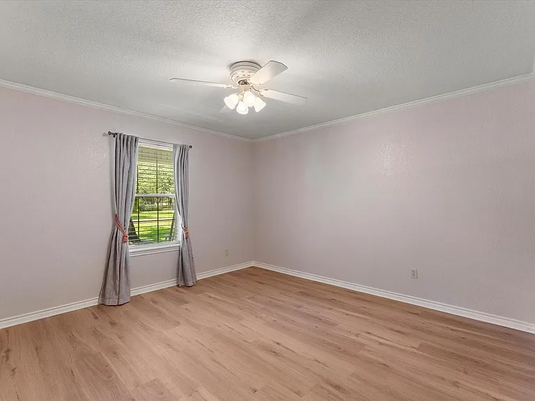 116 Meadowood Rd — Photo 2