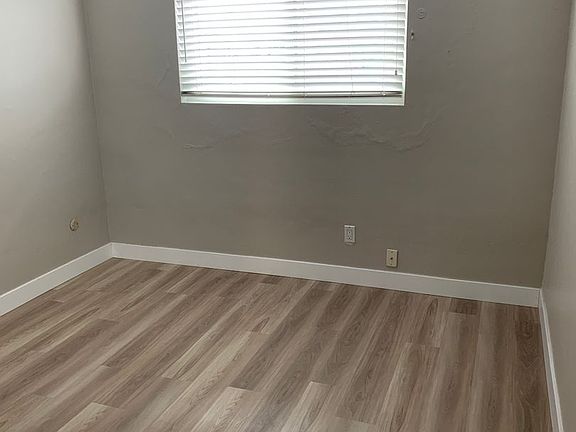 5th image of 4021 32nd St #5