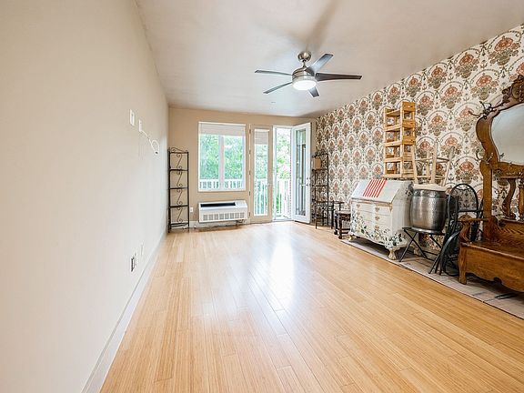 3rd image of 346 E 119th St #4A