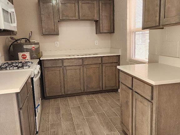 3rd image of 7837 West Dr APT 5