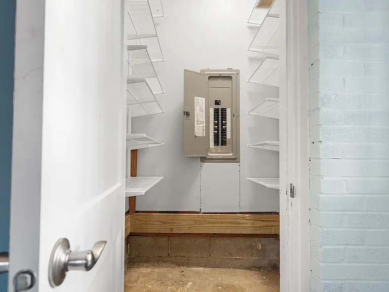 307 Avondale Dr — Photo 21