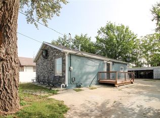 1615 De Wolf St, Des Moines, IA 50316