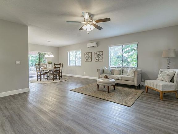 2nd image of 12101 Cypress Hollow Pl