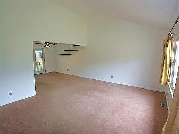 5th image of 504 Eastgate Ct