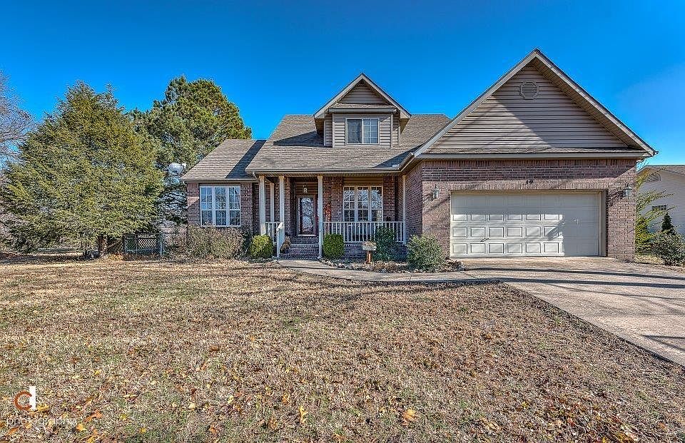 1st image of 19 Longridge Ln