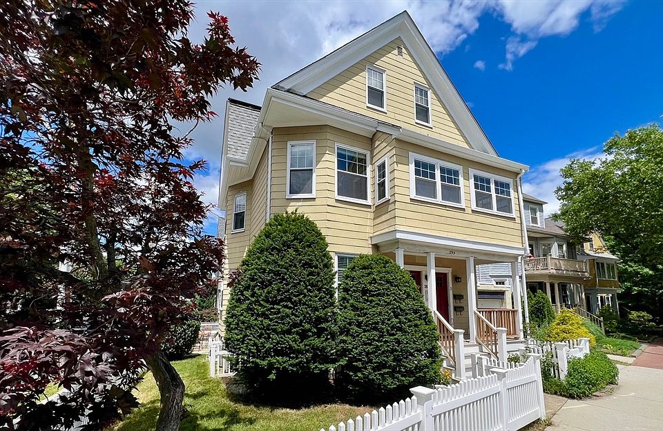 1st image of 293 Huron Ave #2