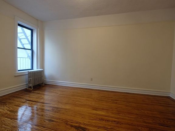 4th image of 135 Clarkson Ave APT C8