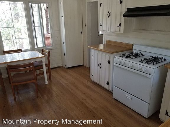 2nd image of 657 Knoll Dr