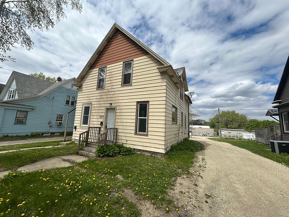 2nd image of 1009 E Center St