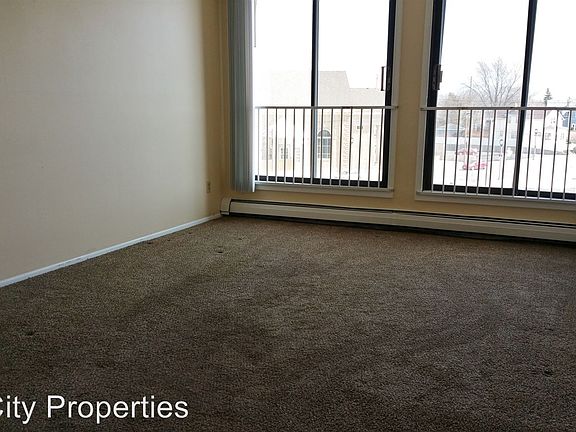 2nd image of 931 E Russell Ave APT 202