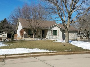 1331 2nd Ave SE, Sioux Center, IA 51250