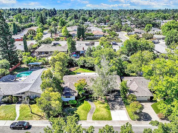 3rd image of 8182 Niessen Way