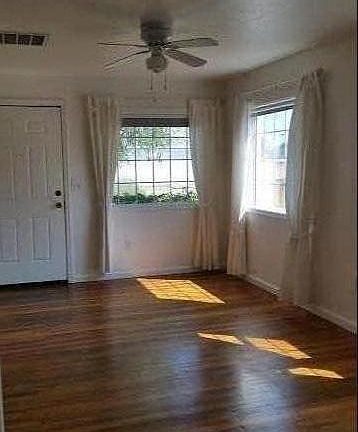 5th image of 945 W Mariposa St