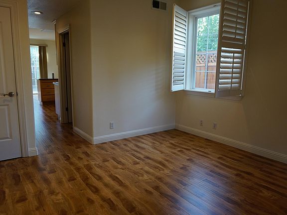 5th image of 499 Boynton Ave