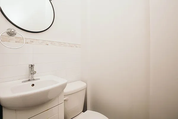 Rented by Nooklyn NYC LLC | media 31