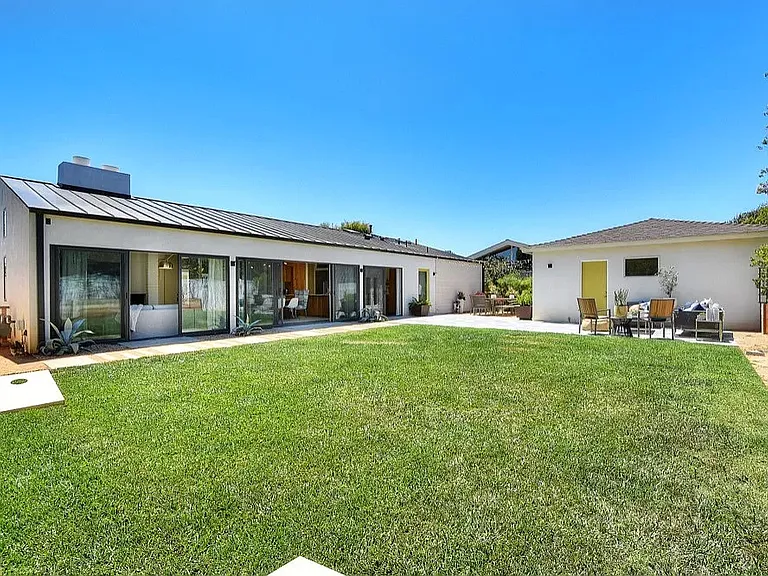1357 Sussex Ln — Photo 28
