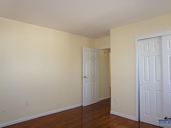5th image of 240 Park Pl #5