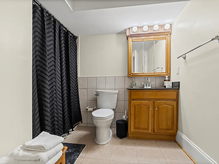 Spacious full bath.
