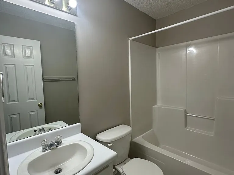 206 Foxchase Ln — Photo 14