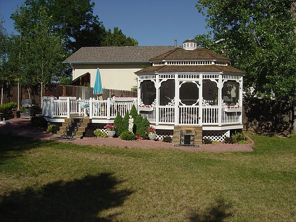 gazebo with electricity