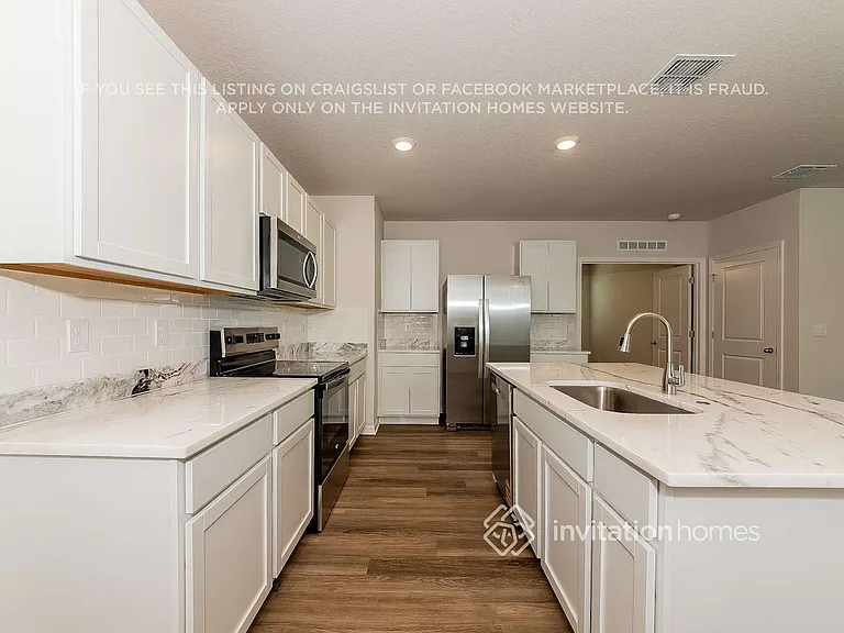 7985 Majestic Palms Ct — Photo 11