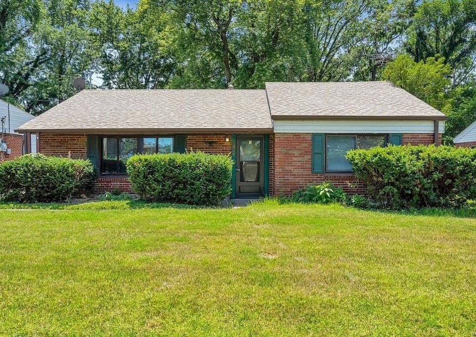 1040 Washington St, Florissant, MO 63031 | MLS #23020385 | Zillow