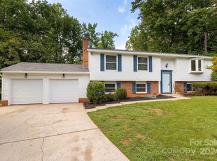 1603 Van Dyke Dr, Charlotte, NC 28213