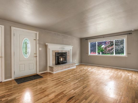 2nd image of 3130 N Gove St