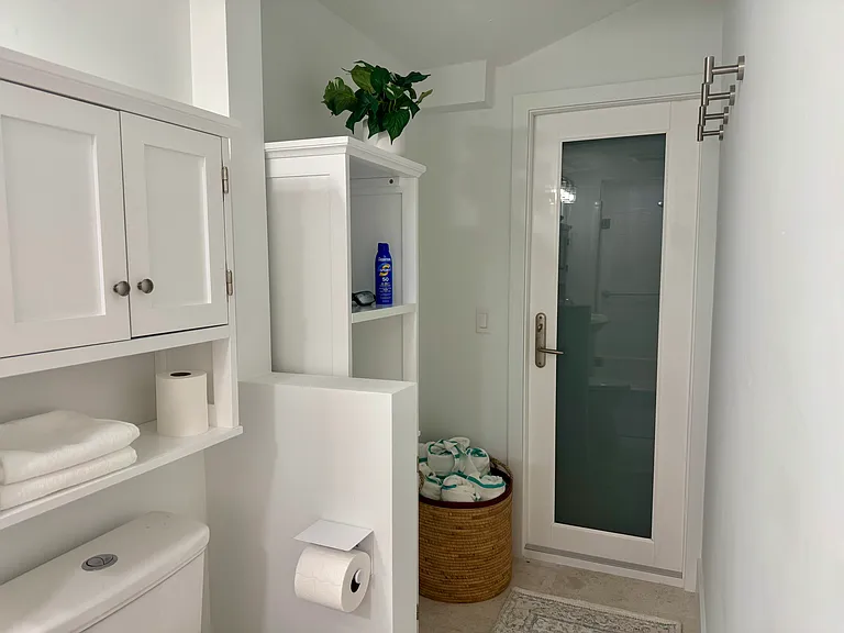 311 Island Cir — Photo 37