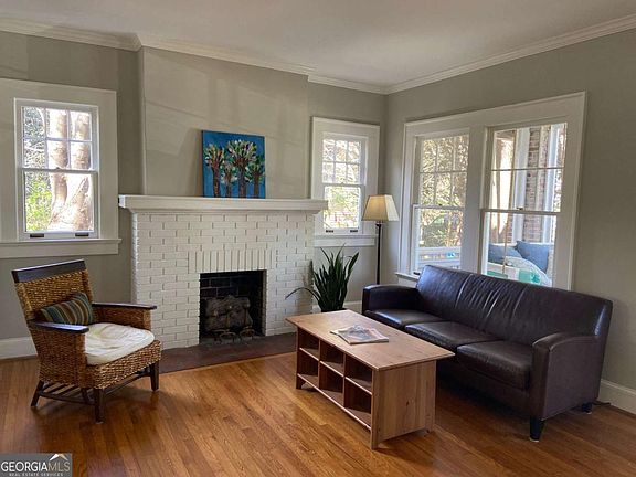 5th image of 211 Greenwood Cir