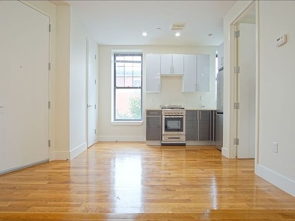 4th image of 38 Malcolm X Blvd #2R