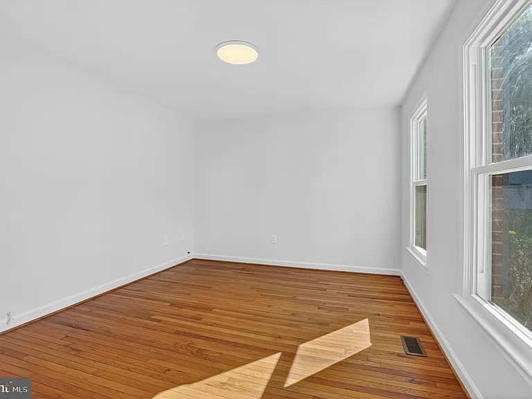 7705 Zulima Ct — Photo 15