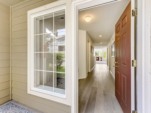 4th image of 22746 SE 43rd Ct