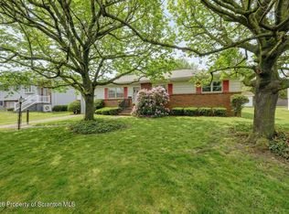 730 Sunset Dr, Dickson City, PA 18519