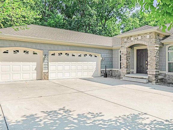 3rd image of 6217 Munsee Dr