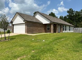 203 Black Bear Dr, Huntsville, TX 77320